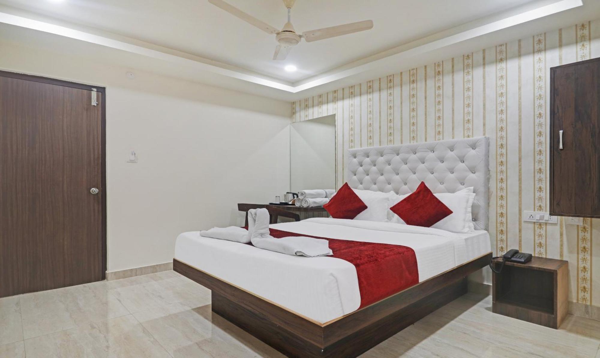 Hotel Bright Airport Zone Shamshabad Εξωτερικό φωτογραφία