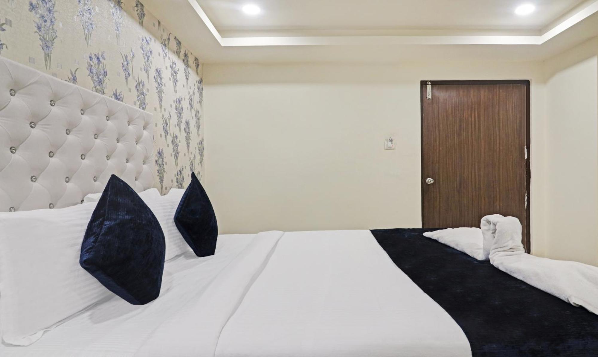 Hotel Bright Airport Zone Shamshabad Εξωτερικό φωτογραφία